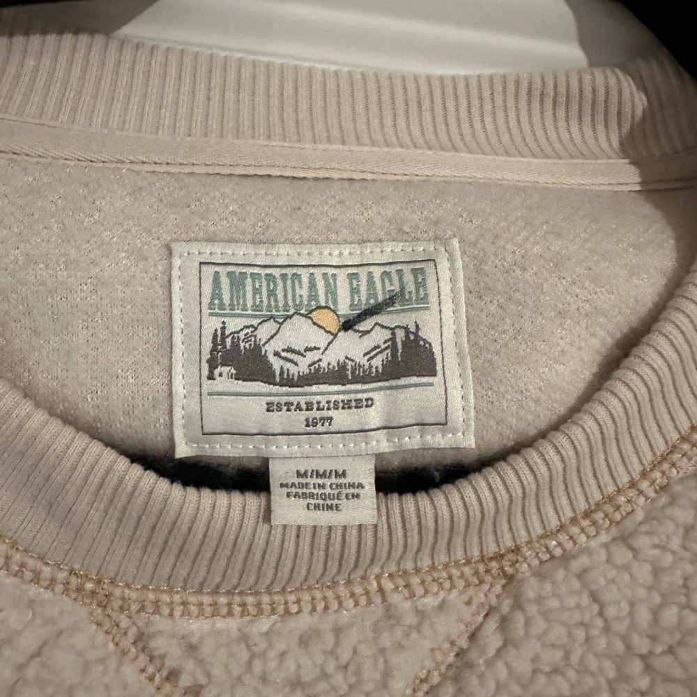 American Eagle Sherpa Crewneck Size M